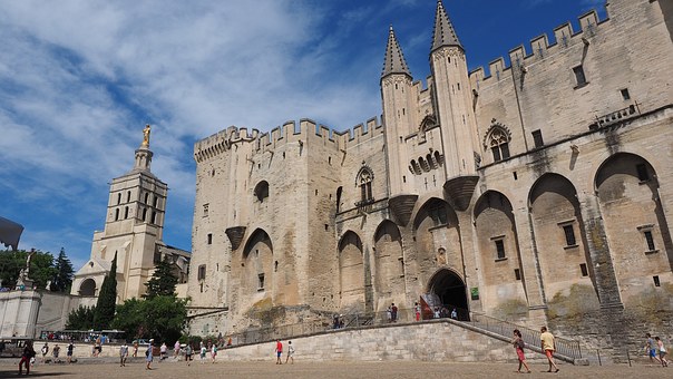 Room Within A Stone's Throw From French Landmarks