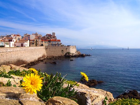 Tourist Attractions in France and Georgia