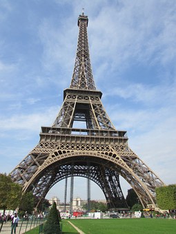 Interesting Paris Tour Packages