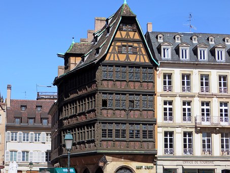 Tour Some Glamorous And Deluxe Travels Places And Significant Sights Around Our World