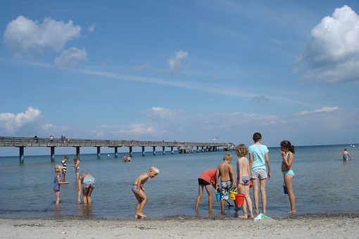 Chill out in the golden sands of Florida beach for your holiday