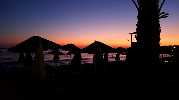 The Wonderful Tourist Plans On Feeling A Adventure-filled Break In Acapulco