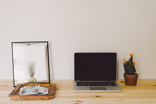 Your Guide To Leaving Your JOB For A Business At Home