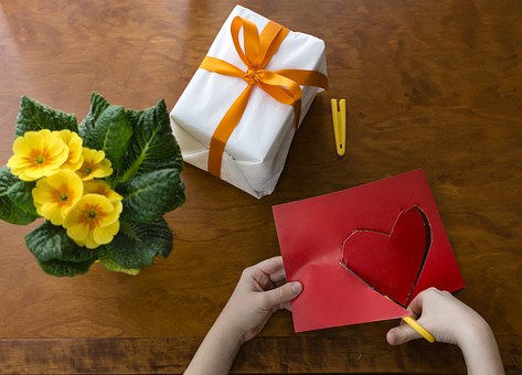 Cash Gifting - Cash Gifting vs. Home Based Business?