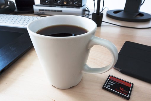 Home Based Business Office: The Challenges And Benefits Of Working At Home by:Lori Olson