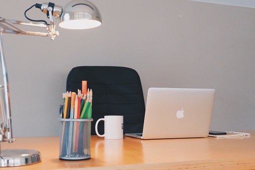 Using a Direct Marketing List to Start Telemarketing From Home by:Chris Burns