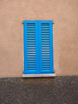 Taking Your Business Home: Market To Local Clients Using Promotional Door Hangers