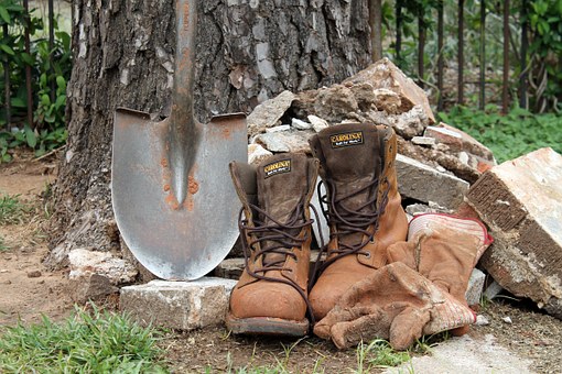 Stepping Outside the Real Estate Box with Self Directed Retirement Accounts by:Laurie Bachelder