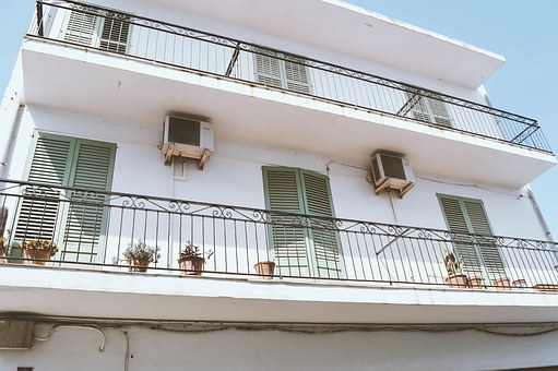 Making A Living From Wholesaling Houses