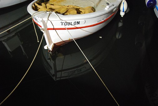 Benefits Of Living In A House Boat