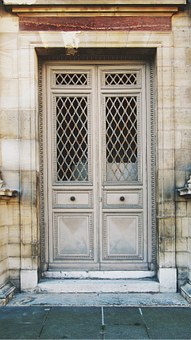 Achievements Within Real Estate: Houses Along With Their Curb Appeal