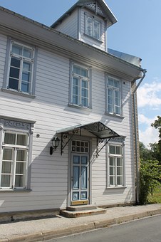 Home Insurance Policy can do a lot for you in a crunch situation?
