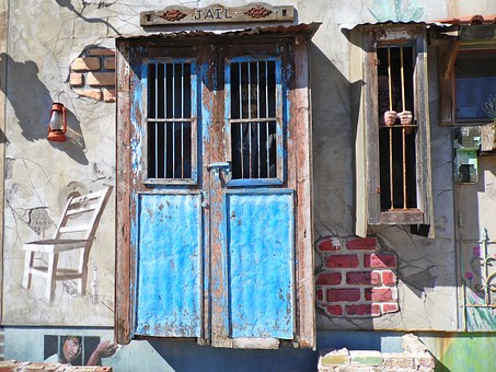 How To Make A Value Home Purchase Through Naples Foreclosures?