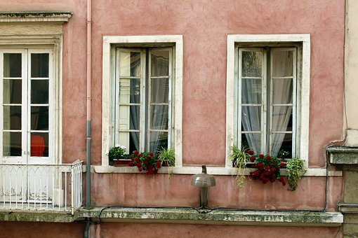 Illinois Home Insurance - How little tweaks can really bring your homeowner's premiums down!