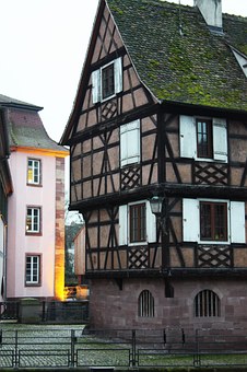 Choosing A Home Insurance Company Based On Its AM Best Rating