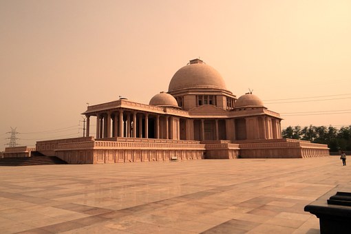 Discover The Majestic Land India By India Tours
