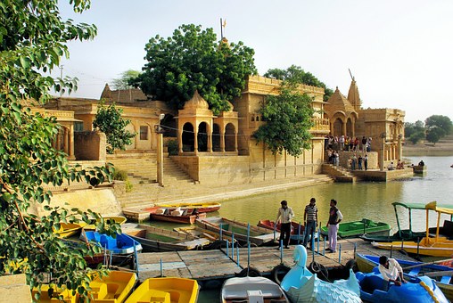 Christmas Festival- The famous festival of The Christians in World Wide