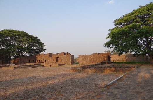 Kuelap: Indiana Jones' Temple of the Chachapoyan Warriors by:Thomas Carroll