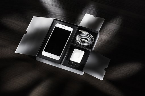 Buy Fashion Accessories Online To Add Different Look To Even Simple Outfits