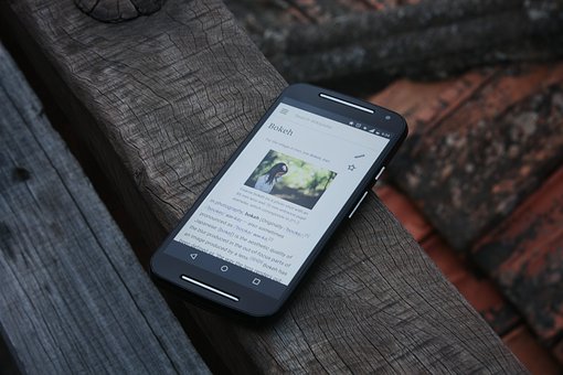 How Does An Online Tutor Connect With Students Effectively