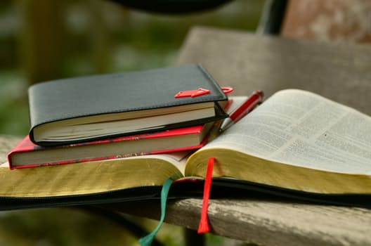 Five Factors To Think About While Hiring A Translation Agency