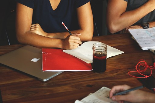 Distance Learning: Valuing The Online Advantage