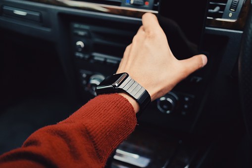 Get Connected: Internet Services Vital To Marketing Online