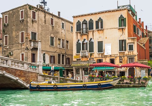 Travel Across Italy For Romantic Honeymoon