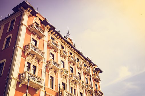 STAYING AT HOLIDAY COTTAGES IN ITALY