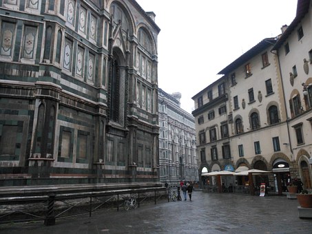 Experience the enigmatic charm of Italy through Rome Walking Tours