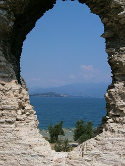 Low-budget Vacay Deals To Stimulate You: Motels, Air Fare, Eating Places, Shops, Leisure Activities,