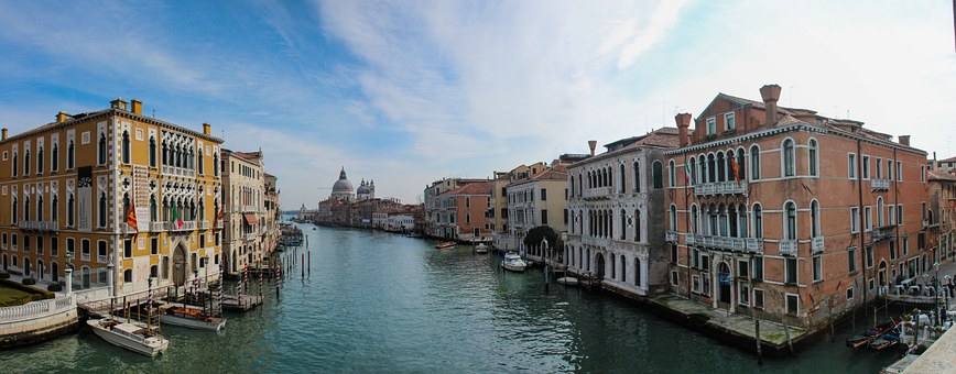 Easter holidays: see, mountains or art cities?