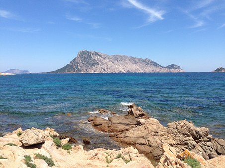 Undiscovered Greece - the island of Symi by:Tony Wells
