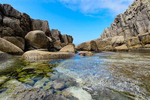 Luzon travel tips and tourist attractions guide, where to go and what to see in luzon