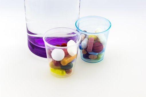 Understanding How Private Insurance Works With Medicare Drug Coverage