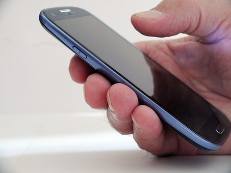 IPhone 5- Dazzling deals with a Stunning Gadget