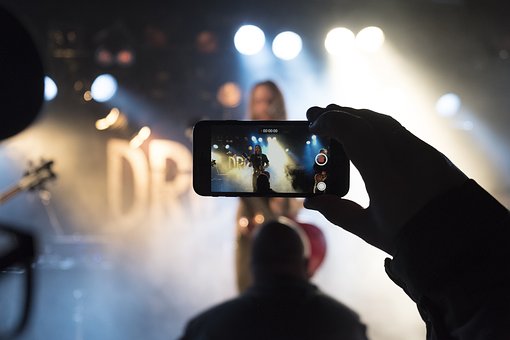 Mobile Phone Deals - Get most gorgeous offers with your favorite gadget