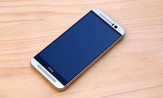 Should you consider IPhone 4 insurance?