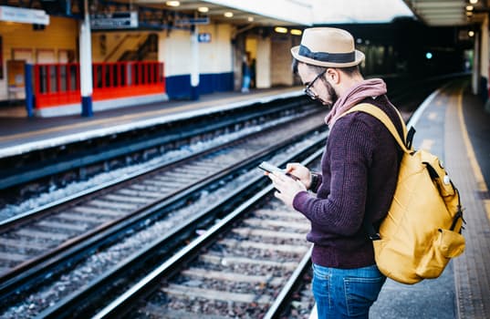 Mobile phone deals- get best communication gadget within your budget