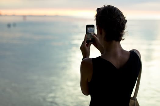 Compare Mobile Prepaid Plans For Travelers, Students And Senior Citizens