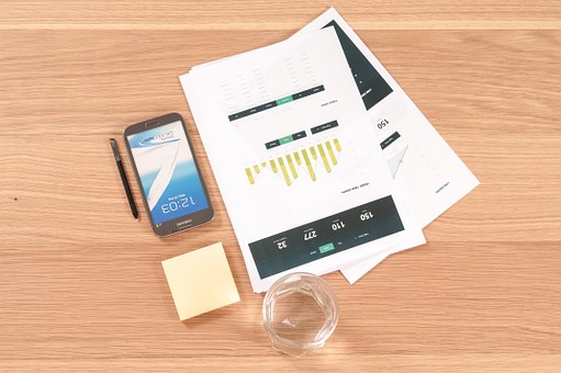 Christmas Gifts And Benefits On Mobile Phones In Uk