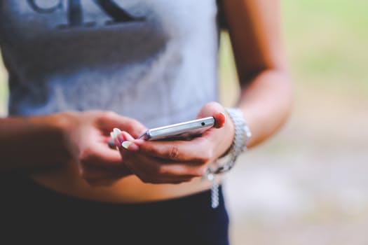 Verifying that a mobile phone insurance company is genuine