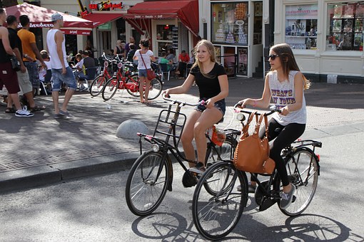 Airways Guide On Holidays Concessions & Pleasant Trips While Boarding Planes For Amsterdam