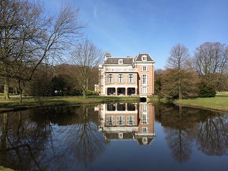 Newbies Guidebook On Bonus Deals & Comfortable Trips While Booking Amsterdam Flights