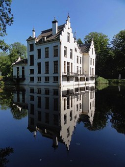 Amsterdam: What Makes It Best As A Stag Destination
