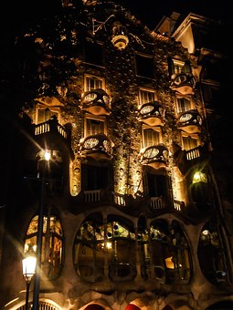Tour Barcelona,spain Be Excited By The Assorted Activities Primeval Designs Plus Comfortable Accommo
