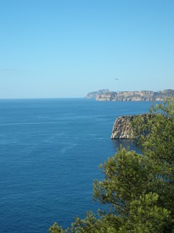 Villa Holiday Rental in Spain, Calahonda, Costa del Sol - Book Direct - Save Money ! by:Clive Long