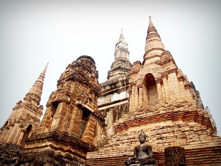 Experience An Exotic Holiday: In Bangkoks First Luxury Hotel