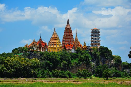 Experience An Exotic Holiday: In Bangkoks First Luxury Hotel