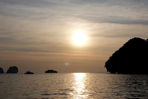 Travel Thailand for Exciting Cities and Awesome Beaches